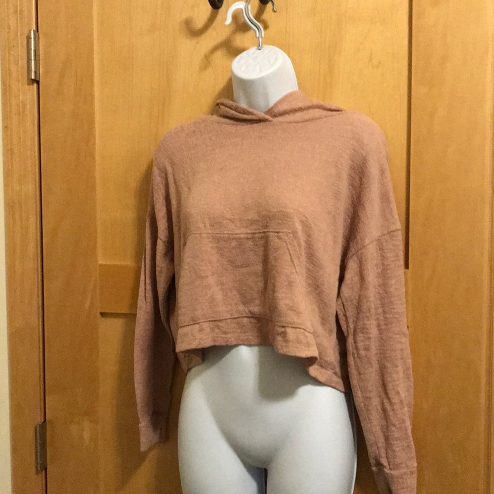 Forever 21 cropped baby pink hoodie